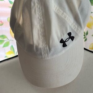 Women’s Under Armour White and Black Athletic Hat.